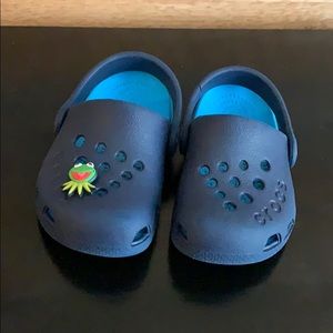 kermit crocs